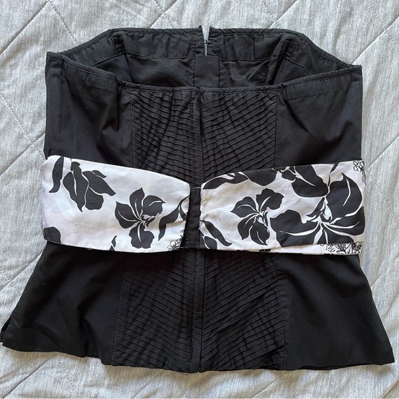 White House Black Market Black Corset Top 2/4 2010 style - Picture 2 of 7